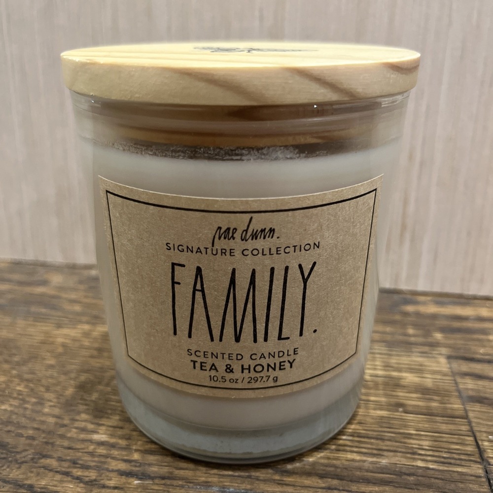 RAE DUNN Family Tea And Honey Signature Candle With Wooden Top 10.5 Oz Cream